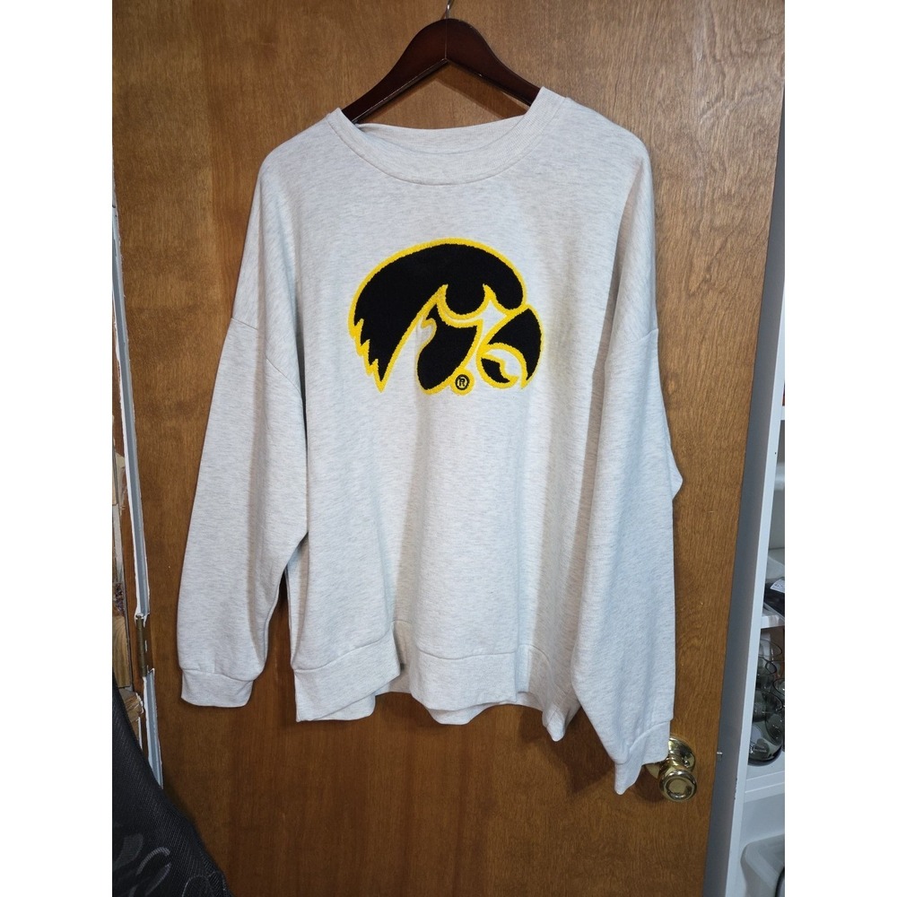 Gameday Couture Iowa Hawkeyes Sweatshirt W XXXL Gray Chenille Patch Pullover